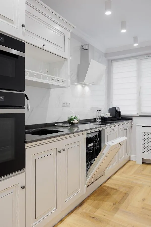 Apartment Bright House Cantemir Bucharest
