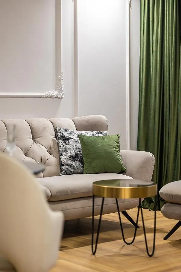 Apartment Bright House Cantemir Bucharest