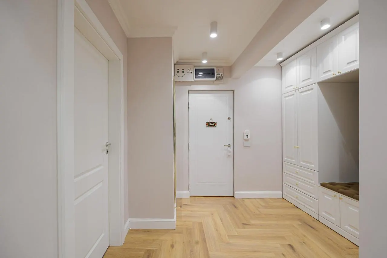 Bright House Cantemir Bucureşti