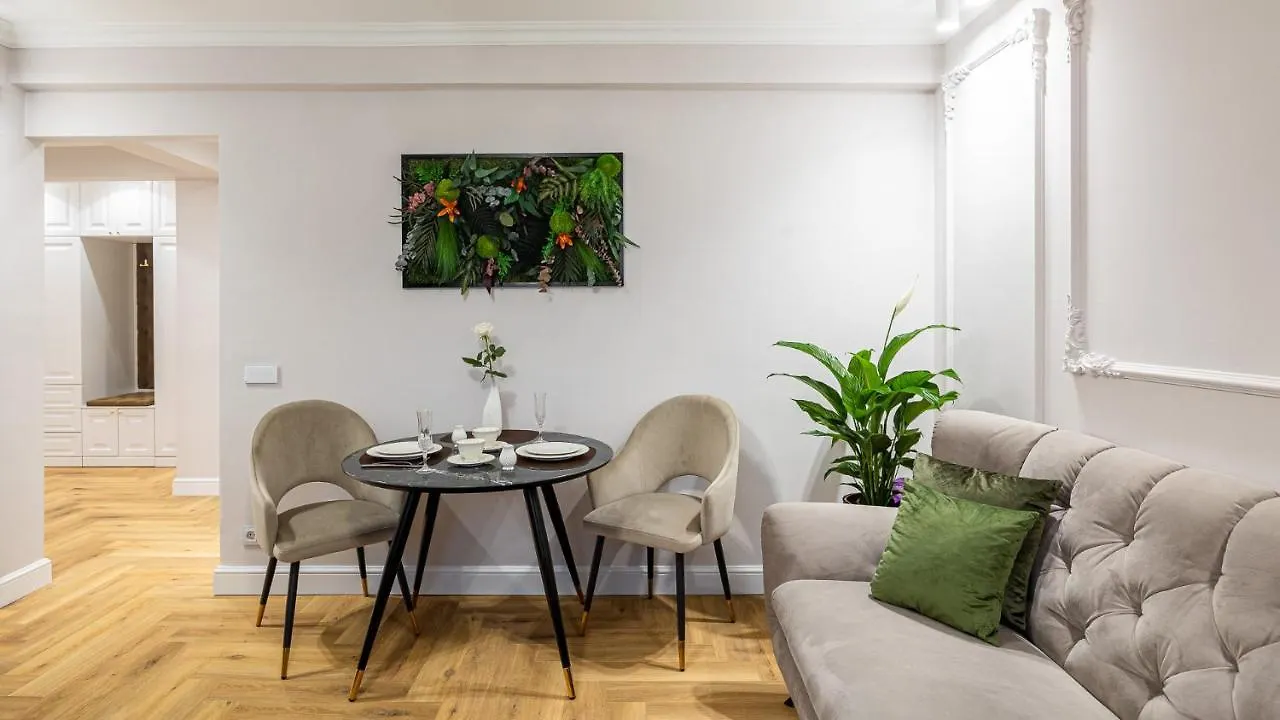 Bright House Cantemir Bucureşti